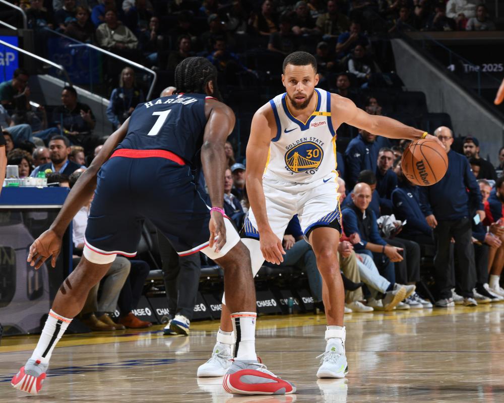 金球奖官方社媒被冲：小熊值得金球奖，抢劫！.